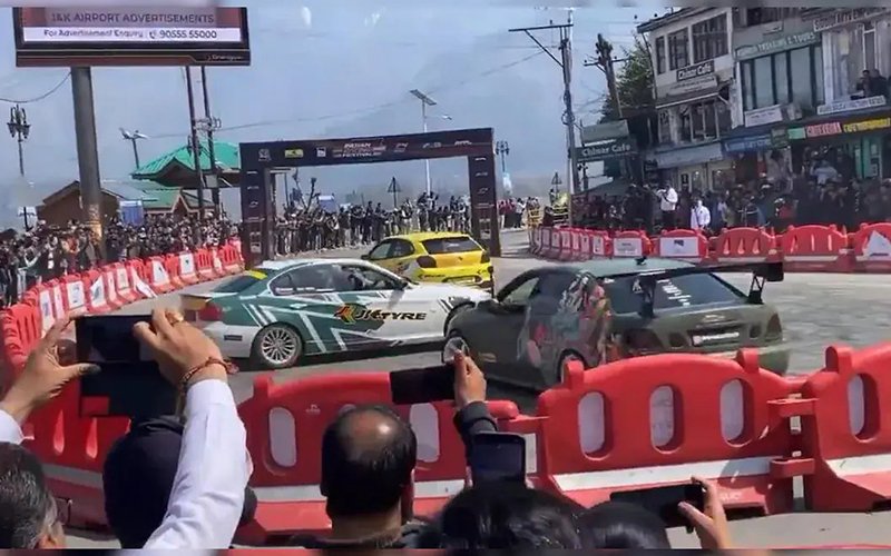 Formula 4 Car Racing On Banks Of Srinagar's Dal Lake Enthralls Fans